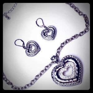 Silver heart earring and and necklace set